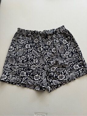 H&M Black & White Floral High-Waist Shorts